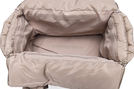 Designed by Lotte Tico hondendraagtas beige 42x20x35 cm &ndash; luxe hondentas bovenkant