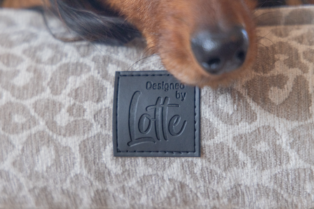 Designed by Lotte Wild Essence Orthopedische Hondenmand Beige