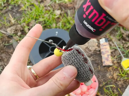Potje LiquiX fluo dip rood en groen voor boilies, pellets en PVA