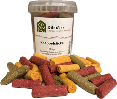 DiboZoo Knaagsticks voor knaagdieren en konijnen 160 gram in hersluitbaar emmertje