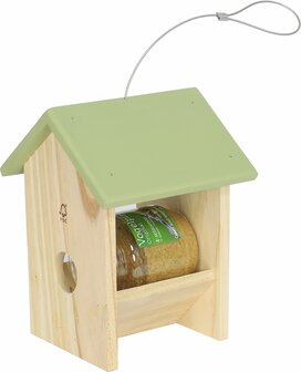 Hangende pindakaaspothouder van FSC-hout met lichtgroen dakje voor buitenvogels in de tuin