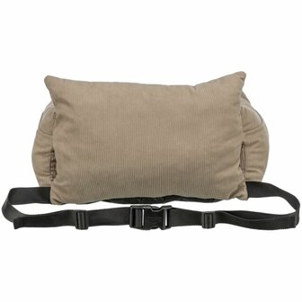 Trixie autostoel hond taupe 55x30 cm met gordelbevestiging en uitneembaar kussen achterkant