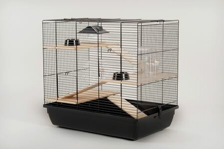 Hamsterkooi Rex 3 afmeting 58x38x55 cm met zwarte onderbak, zwart tralies, 3 houten etages en dubbele accessoires bij DiboZoo.