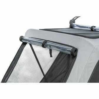 Inklapbare TRIXIE hondenfietskar XL in grijs en zwart met gaas-inzetstukken, reflectoren en een veiligheidsvlag. Ventilatie
