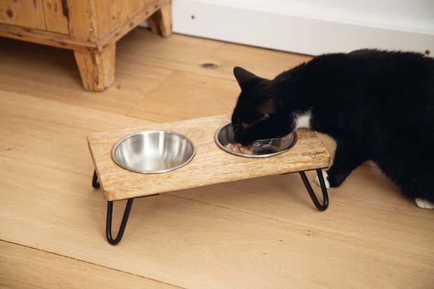 Designed by Lotte Houten Dinerset Linga kattenvoerbak det.2