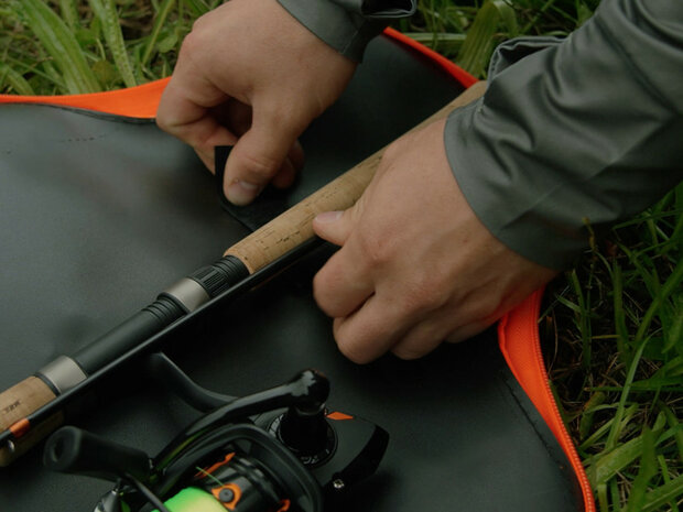 Delphin SpinCASE EVA foudraal – klittenband