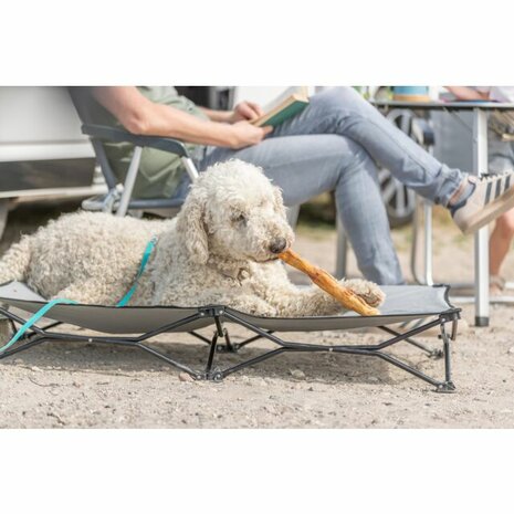 Trixie natuurlijke gedroogde konijnenhuid rol met vacht van 50 centimeter voor honden met allergie&euml;n