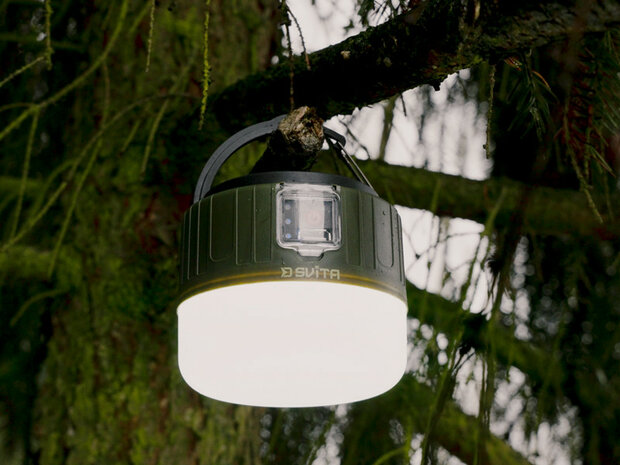 Delphin SVITA compacte bivvy lamp en kampeerlamp met afstandsbediening en ophanghaak.