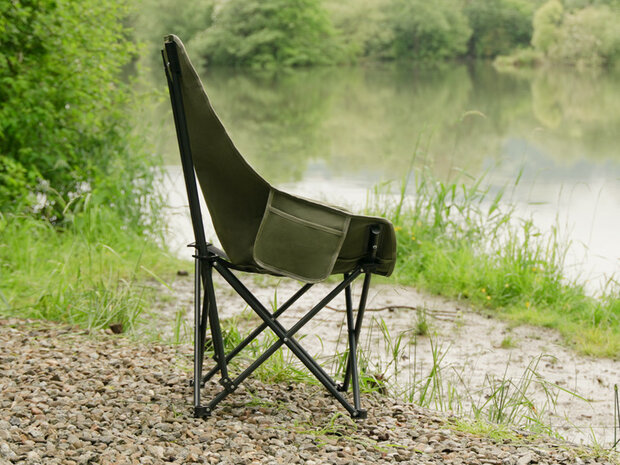 De Delphin WASABI LONGback is een comfortabele, betaalbare opvouwbare stoel met een hoge rugleuning (60 cm) en een traagschuim 